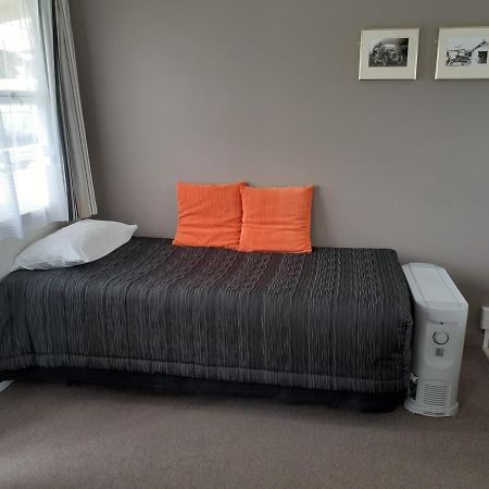 Featherston Motels And Camping Экстерьер фото