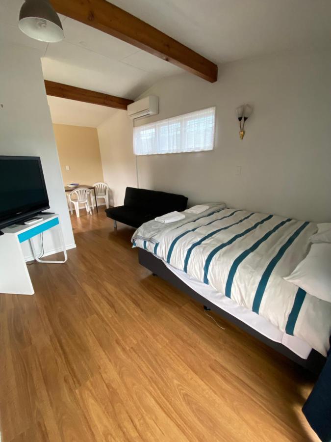 Featherston Motels And Camping Экстерьер фото