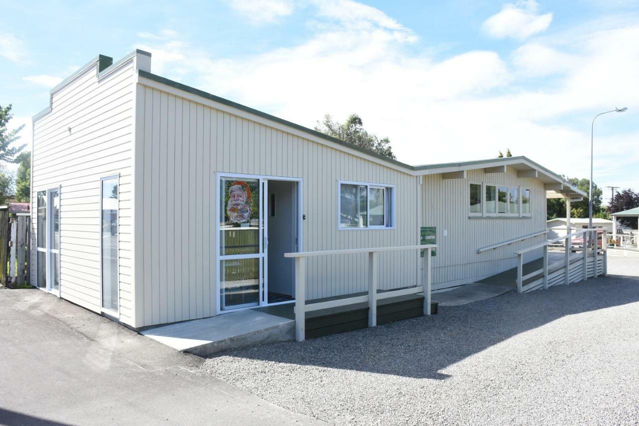 Featherston Motels And Camping Экстерьер фото