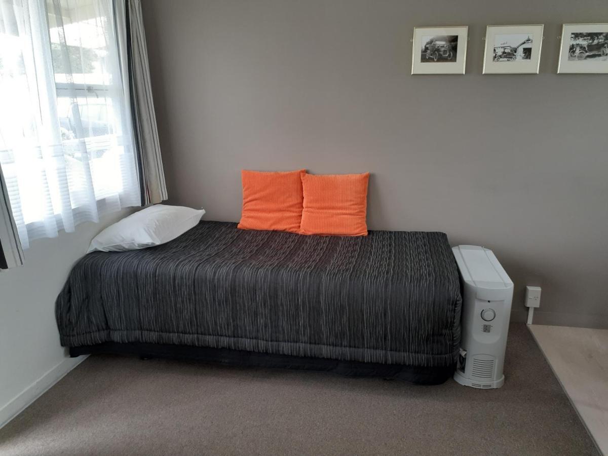 Featherston Motels And Camping Экстерьер фото