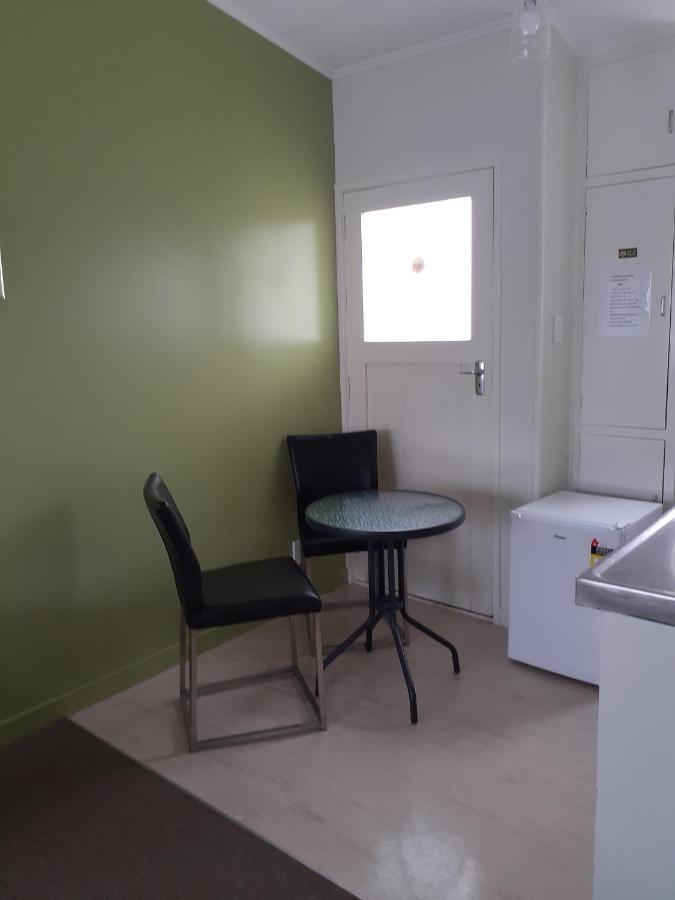 Featherston Motels And Camping Экстерьер фото