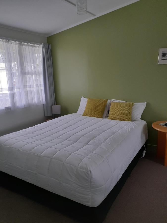 Featherston Motels And Camping Экстерьер фото