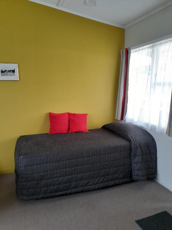 Featherston Motels And Camping Экстерьер фото