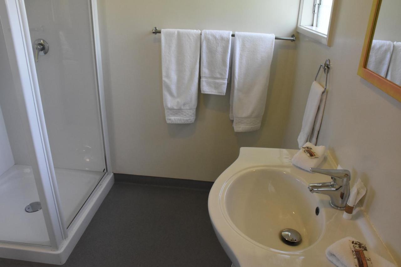 Featherston Motels And Camping Экстерьер фото